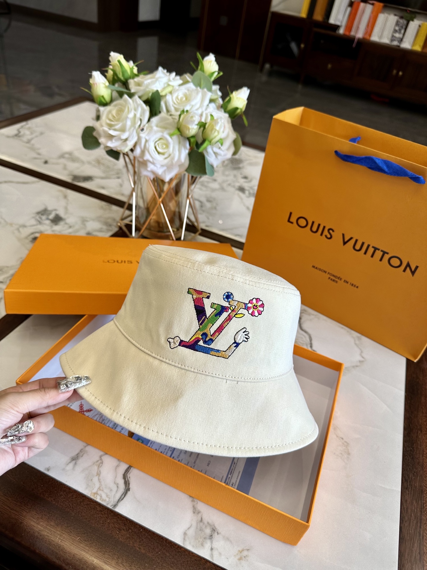 LV hat model 57